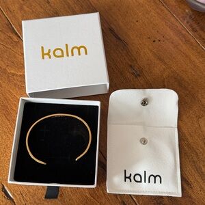Kalm Bracelet Your Natural Menopause Solution gold magnets bangle